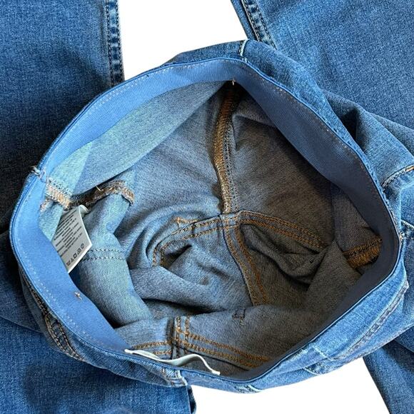 Free People Women’s Sz 26 Penny Pull On Flare Jeans Medium Wash Denim - Picture 10 of 15